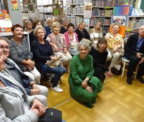 Spotkanie autorskie z Agnieszką Jeż w Filii nr 3
