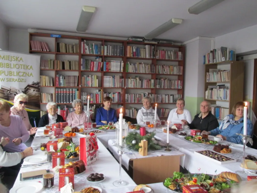 Wigilia DKK z książkami o tematyce Świąt Bożego Narodzenia