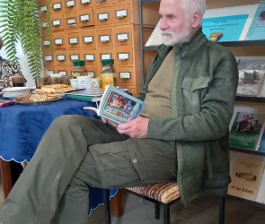 Spotkanie z Januszem Ziarnikiem w Filii nr 2 na 5. DKK