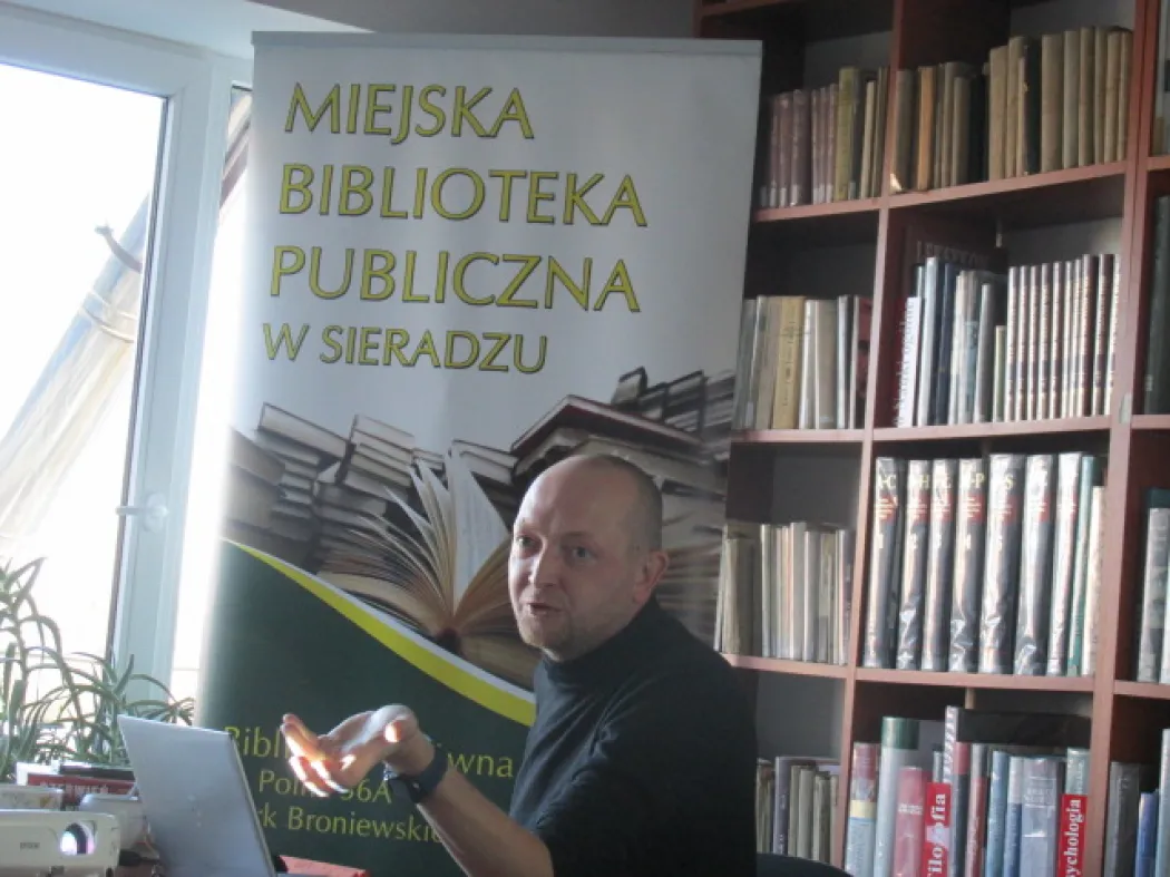 „Co nowego w literaturze” -spotkanie z Adamem Urbaniakiem o książkach