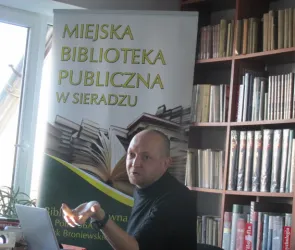 „Co nowego w literaturze” -spotkanie z Adamem Urbaniakiem o książkach