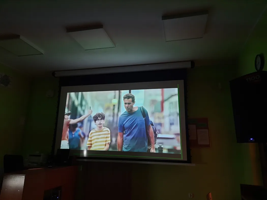 Projekcja filmu z audiodeskrypcją „Mój syn Ezra”