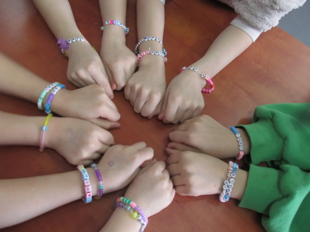 „Bransoletki” - warsztaty plastyczne w Filii nr 1