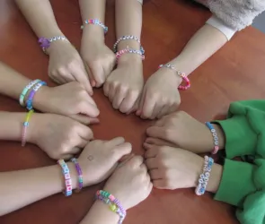 „Bransoletki” - warsztaty plastyczne w Filii nr 1